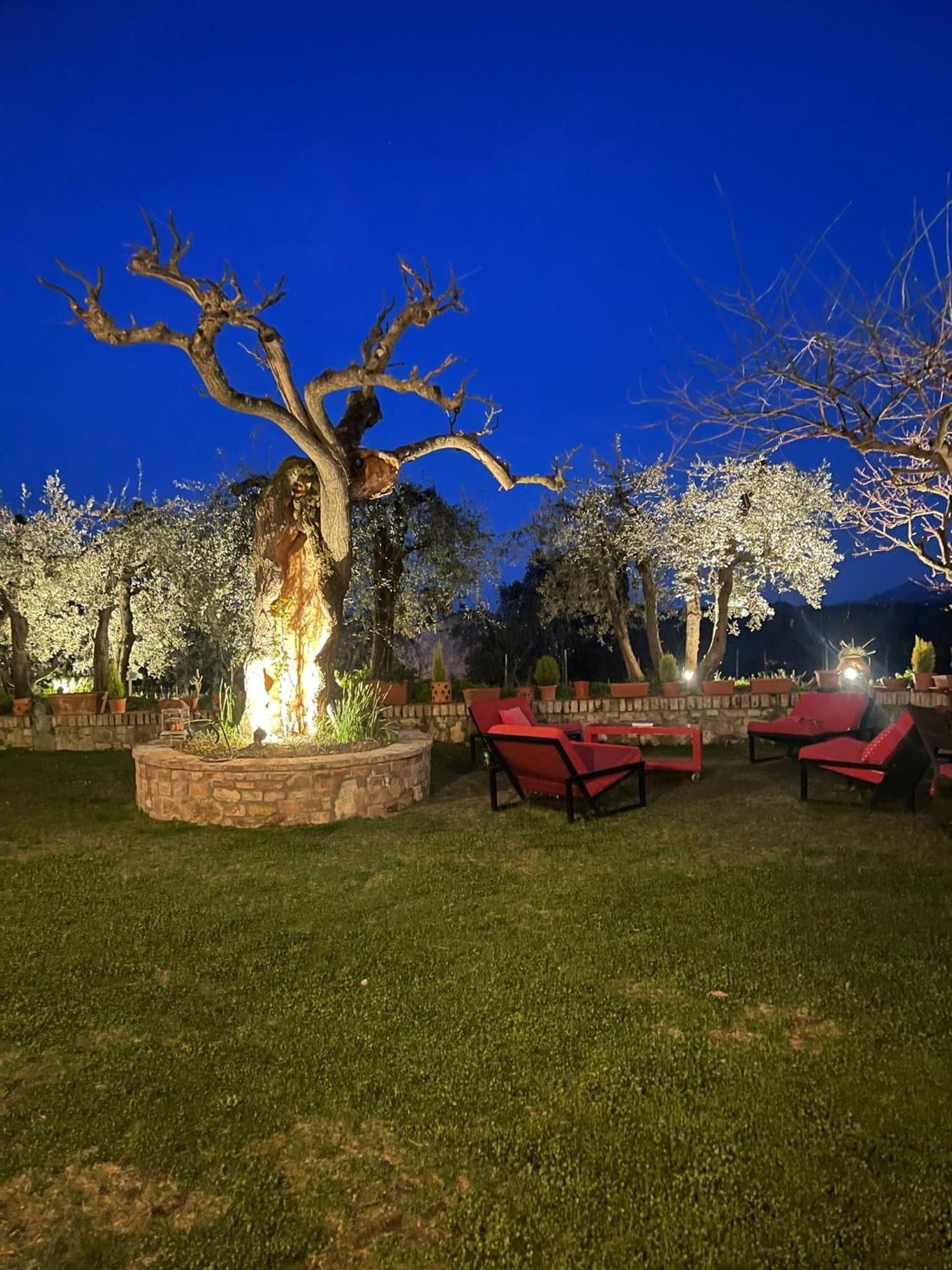 Mikipongtwo Villa Montepulciano Stazione Buitenkant foto